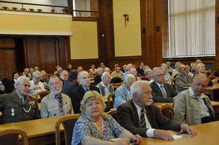 Účastníci shromáždění v hlavním sále MO ČR (3)
