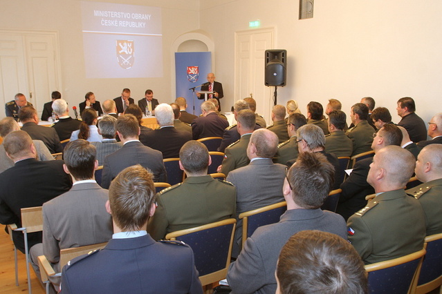  Vystoupení bývalého ministra obrany L. Dobrovského