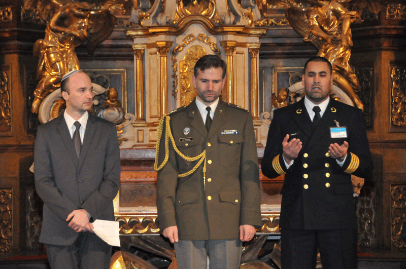 Představitelé tří náboženství pozdravili účastníky konference i hosty při modlitbách