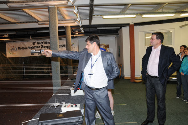 Střílí náměstek Hrbata