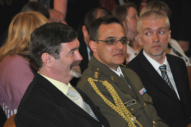 Nově jmenovaní profesoři Univerzity obrany (zleva) Rudolf Jalovecký, plk. Martin Macko a Karel Odrážka