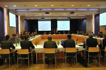 Z jednání účastníků konference v Praze
