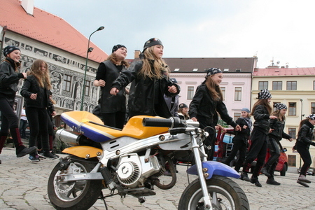 Z vystoupení třebíčské taneční skupiny „M“ STYLE
