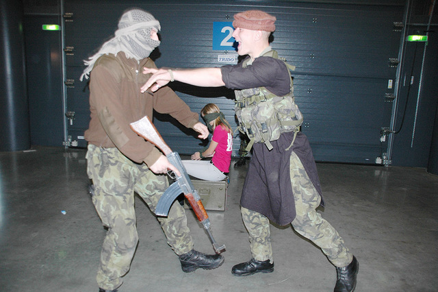 Ukázky taktického výcviku skupiny COMMANDOS – teroristé se zajatou rukojmí
