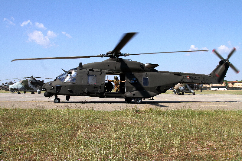 09 Italský vrtulník  NH-90