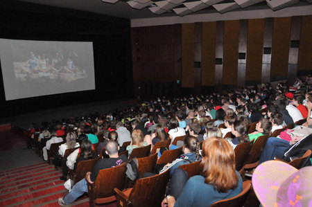 Během promítání filmu vládla v sále opravdu vážná atmosféra