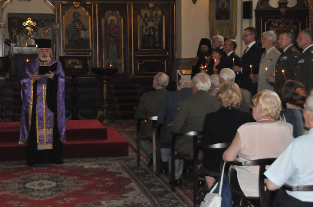 Mši za parašutisty celebroval děkan chrámu sv.Cyrila a Metoděje v Praze Jaroslav Šuvarský