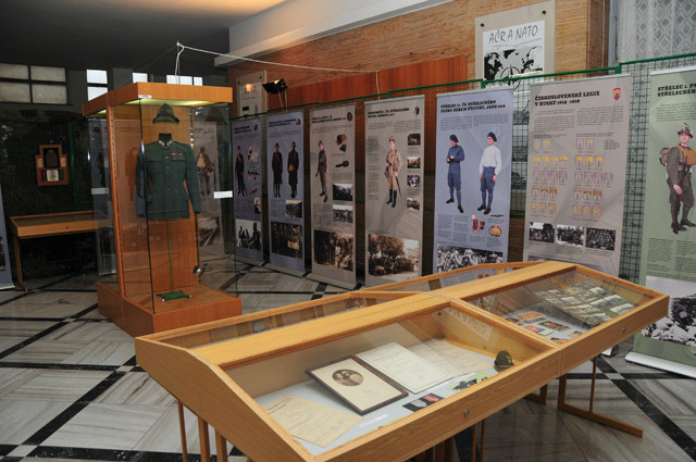 Výstava Stejnokroje a výstroj československých legionářů