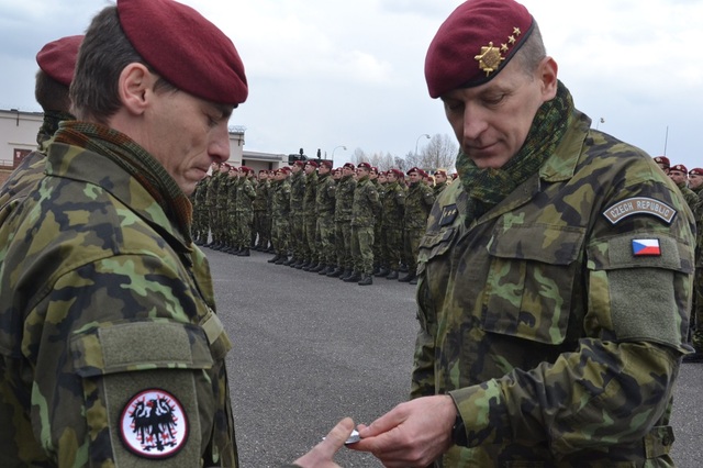 Plukovník gšt. Miroslav Hlaváč ocenil vybrané příslušníky 4. brigády rychlého nasazení