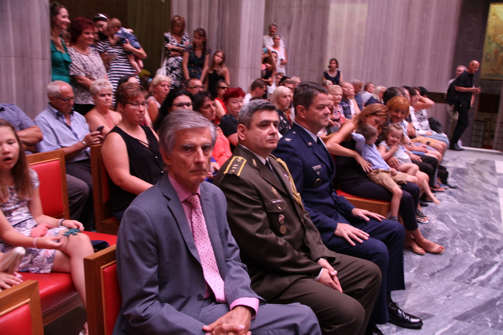 Přítomen byl i velvyslanec  Slovenské republiky Petr Weiss (vlevo) a vojenský přidělenec  obrany Slovenské republiky plukovník Štefan Kovács (druhý zleva)