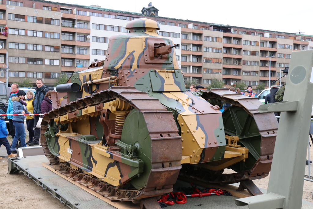 Největší zájem byl o francouzský lehký tank FT-17 z roku 1917 z fondu Vojenského historického ústavu Praha