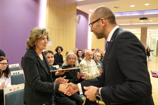 Pamětní odznak a dekret udělil účastníkům 3. odboje náměstek ministra obrany Pavel Beran