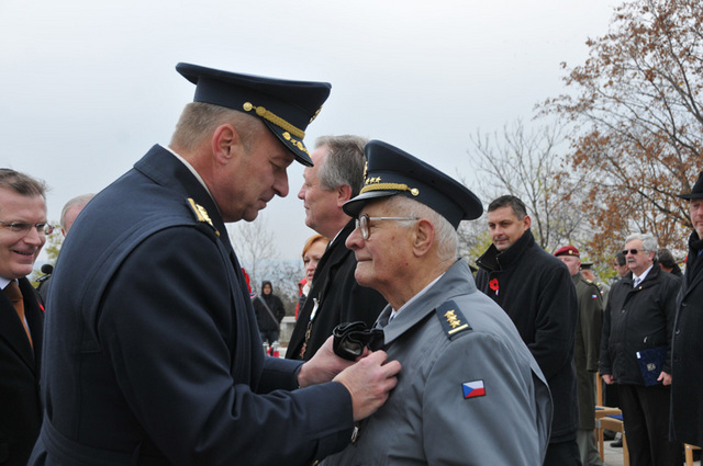Zemřel plukovník v.v. Ľudevít Štefka, zakladající člen Sdružení čs. zahraničních letců východ