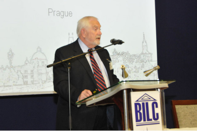 Dr. Richard Monghan při úvodním projevu hovořil nejen o výsledcích práce, ale i o budoucnosti jazykové přípravy v rámci států NATO a také o motivačních krocích  pro studenty i jejich učitele