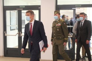 V úterý 9. června 2020 v dopoledních hodinách navštívil předseda Vlády ČR Andrej Babiš v doprovodu ministra obrany Lubomíra Metnara Fakultu vojenského zdravotnictví Univerzity obrany v Hradci Králové. 