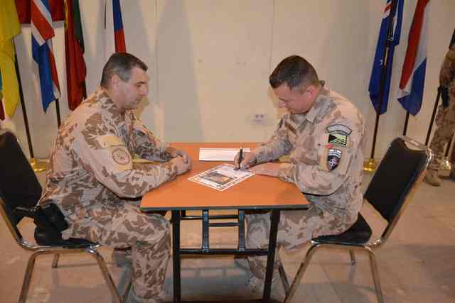  Slavnostní podepsání certifikátu o převzetí operačního úkolu