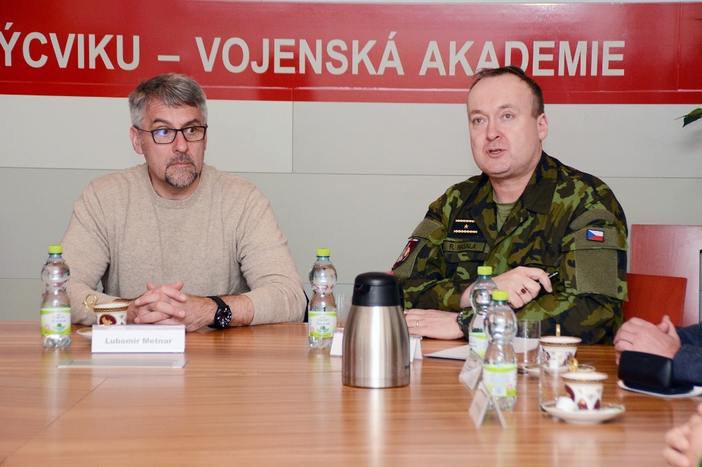 Brífing generála Hasaly o Velitelství výcviku - Vojenské akademii Vyškov