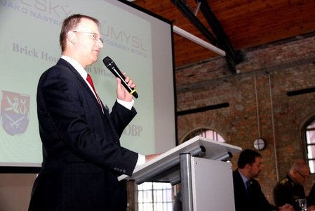 Konference představila plány resortu v oblasti vyzbrojování