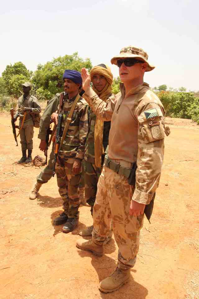 Výcvik malijských vojáků pod dohledem našich instruktorů