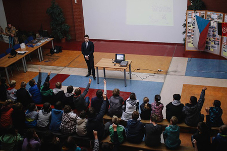  Zástupci Odboru komunikace MO uvedli program POKOS svojí prezentací