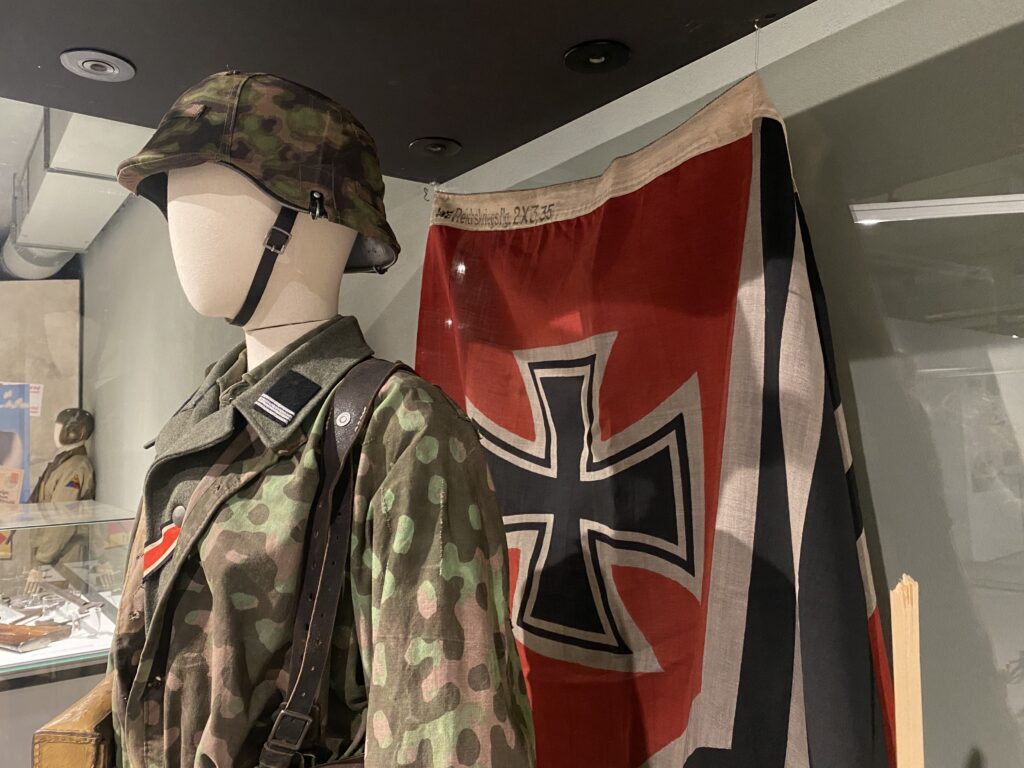 V Armádním muzeu Žižkov vyrostla barikáda
