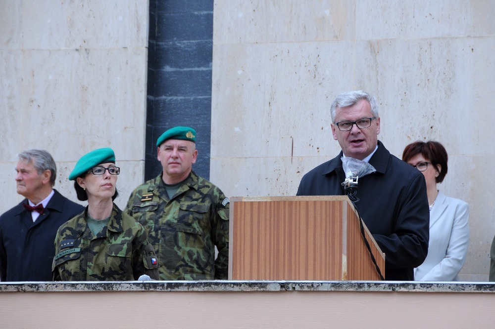  Jménem Senátu Parlamentu ČR vystoupil místopředseda Senátu Ivo Bárek