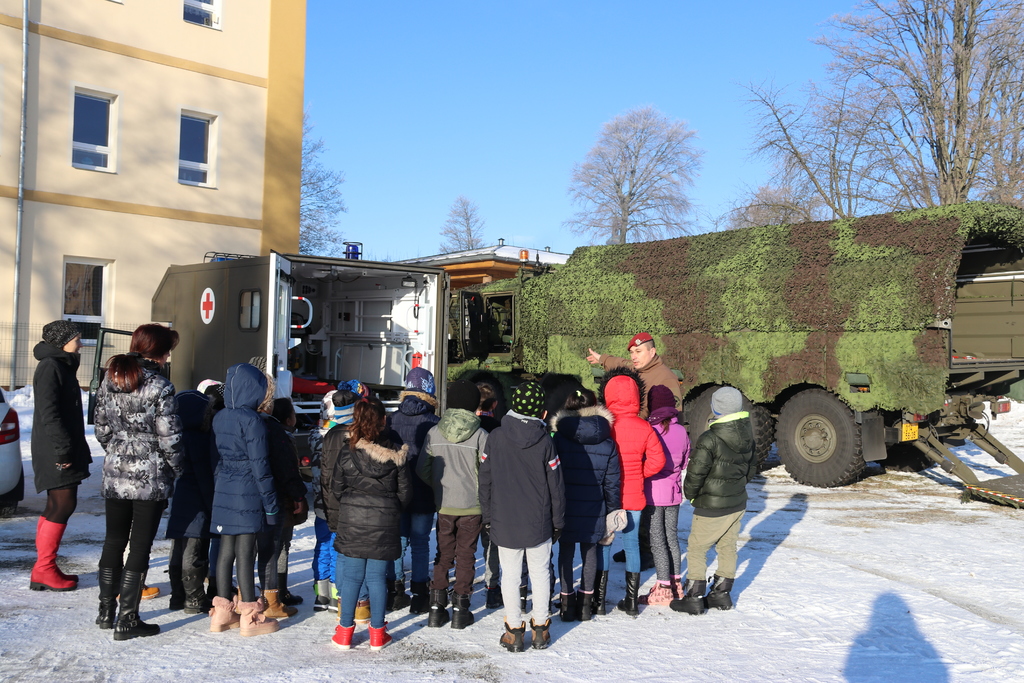 Líbila se vojenská sanitka i Tatra 815 PRAM