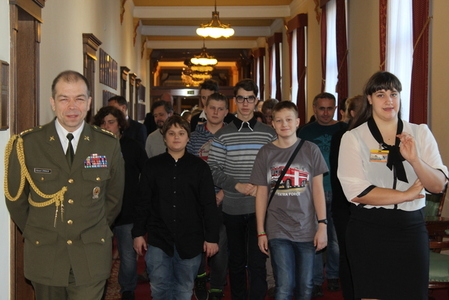  Po prohlídce se všichni tešili na oběd