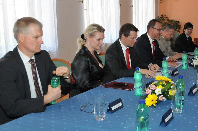 Česká delegace před zahájením rozhovorů na Ministerstvu obrany ČR v Praze
