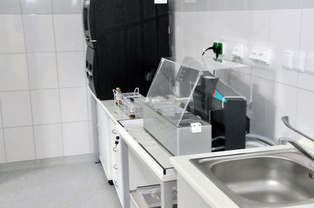 Nová pracoviště oddělení mikrobiologů v Ústřední vojenské nemocnici (1)