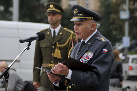 Statečnost a odvahu účastníků bojů ve Slovenském národním povstání podtrhl v projevu plukovník v.v. Pavel Vranský