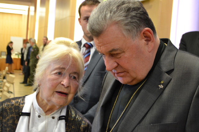 Čestní hosté Naděžda Kavalírová a kardinál Dominik Duka