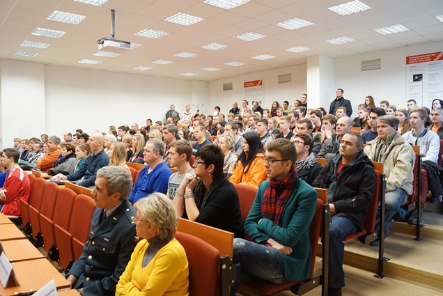 Účastníci prezentace studijní nabídky Fakulty vojenského zdravotnictví