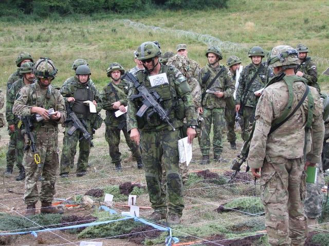  Plastický stůl umožnil názorně přiblížit koordinaci činnosti podřízených