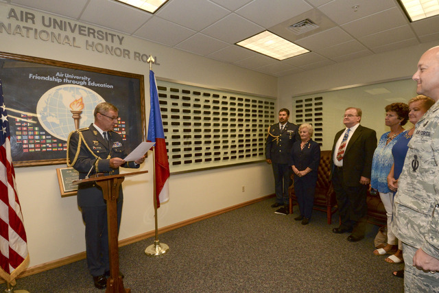 Slavnostní akt předání vyznamenání