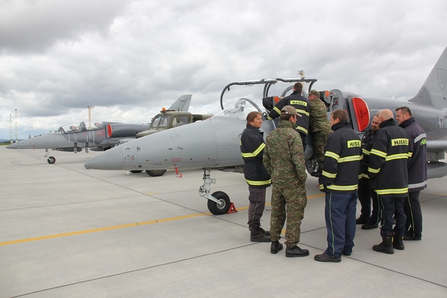  Školení hasičů probíhalo na slovenském letounu L-39 Albatros