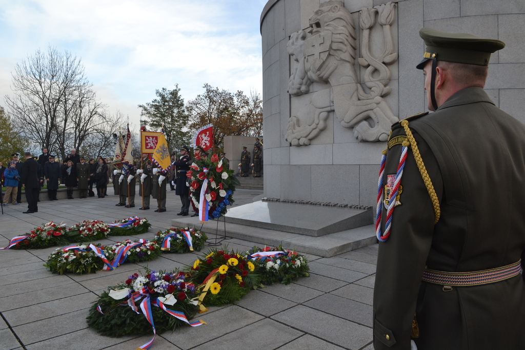 Politici, vojáci i váleční veteráni si připomněli na pražském Vítkově 99. výročí vzniku samostatného Československa