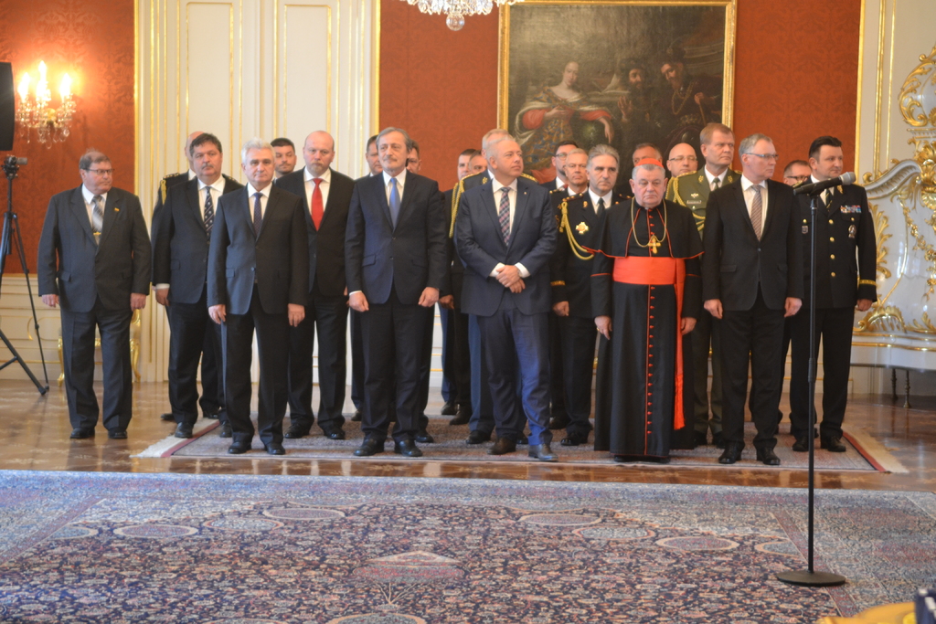 Slavnostnímu aktu jmenování nových generálů byli přítomni členové vlády a další významní hosté