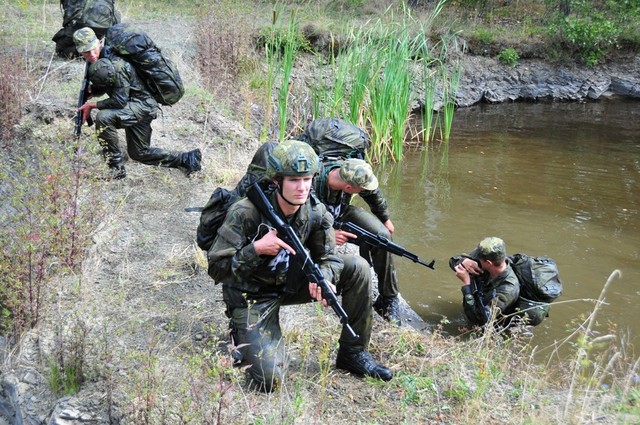 Taktický přesun pokračuje