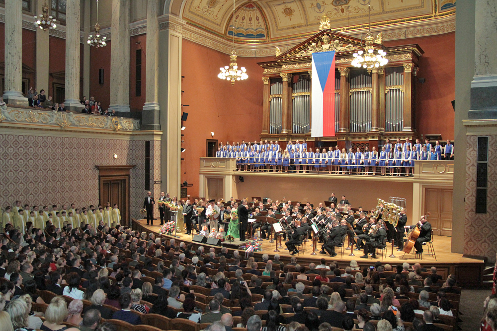  Zaplněné hlediště Rudolfina