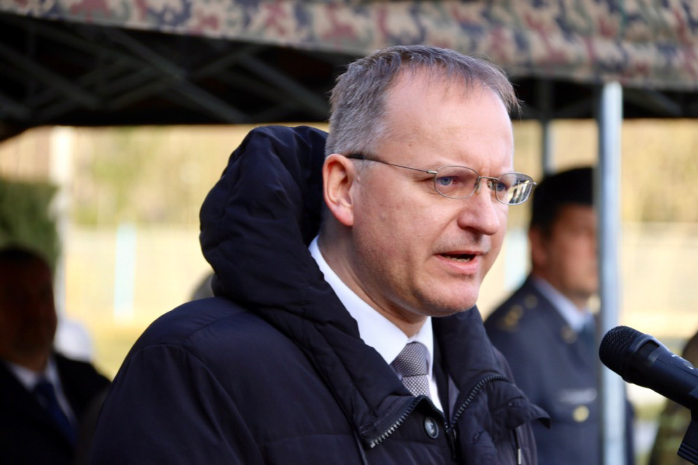 Náměstek ministra obrany pro řízení Sekce vyzbrojování a akvizic Daniel Koštoval při projevu