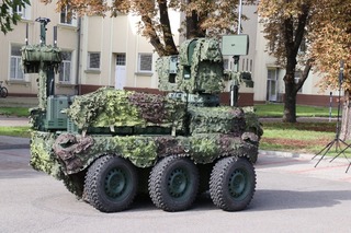 Mezi vystavenou technikou bylo možné si prohlédnout i bezosádkový pozemní průzkumný prostředek UGV-Pz
