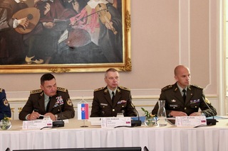  Slovenská delegace v čele s armádním generálem Danielem Zmekem