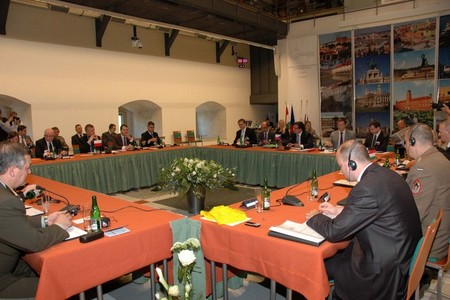 Ze společného zasedání ministrů obrany V4