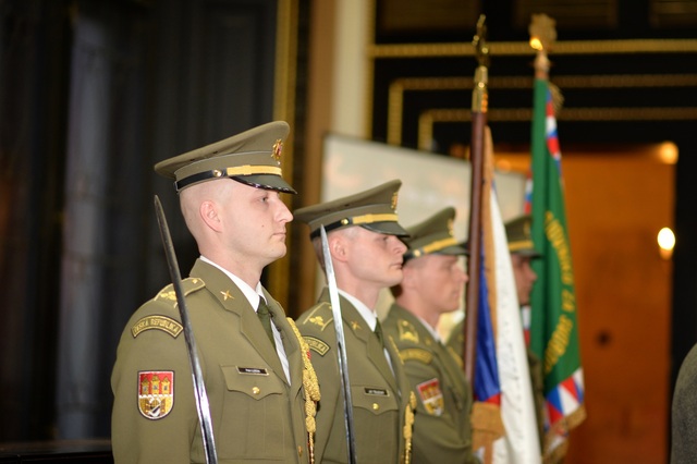  Příslušníci Čestné stráže AČR Posádkového velitelství Praha