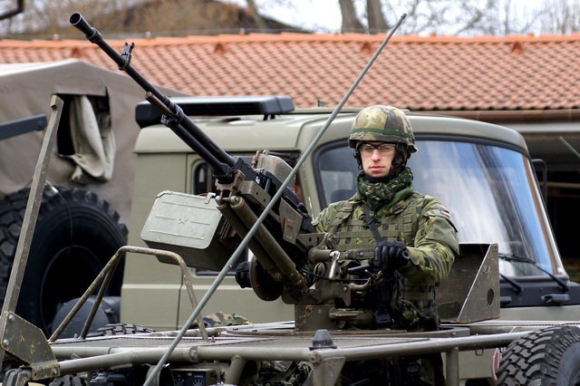 Příslušník chrudimského 43. výsadkového praporu