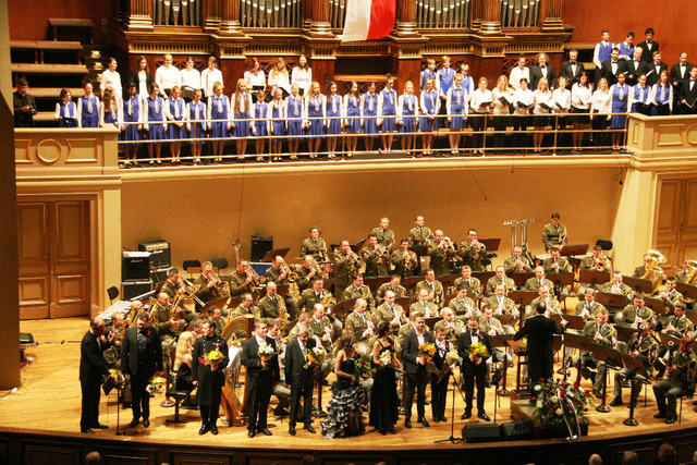  Nahoře Kühnův dětský sbor