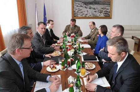 Česko-polské mezivládní konzultace byly i o obraně a bezpečnosti