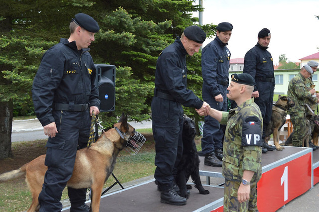Vítězům poblahopřál velitel Velitelství vojenské policie v Táboře plukovník Roman Bis