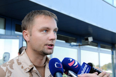Poručík Lukáš Kubíček, náčelník skupiny CIMIC - jednotky civilně vojenské spolupráce 
